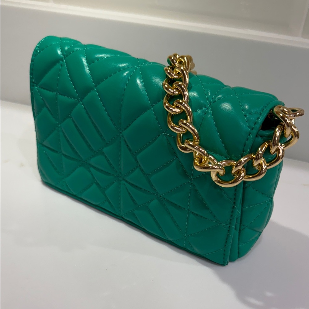 Elegant Green Quilted Chain Bag